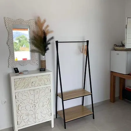 Bed and breakfast Thronos 3*