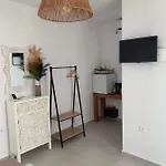 فندق مبيت وإفطار Thronos