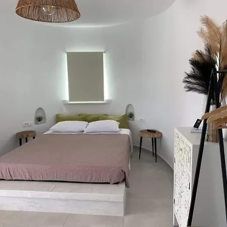 Thronos Bed & Breakfast Vlychada