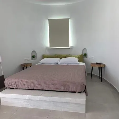 Thronos Bed & Breakfast Vlychada