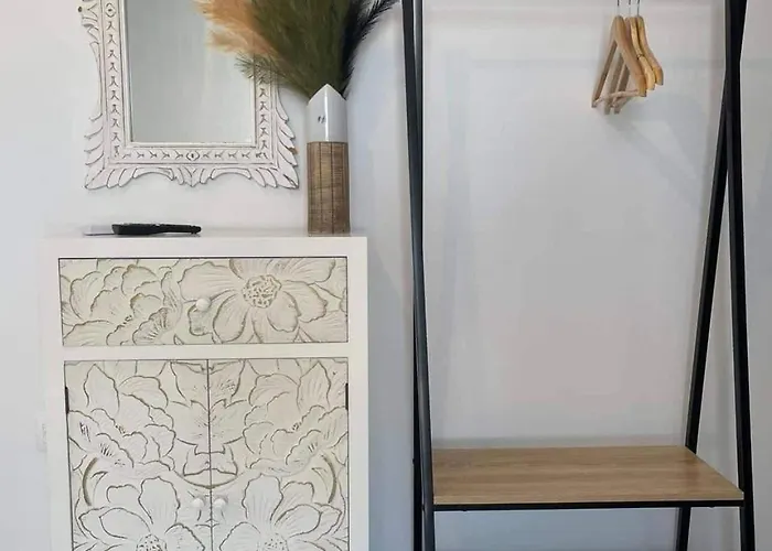 ベッド・アンド・ブレックファスト Thronos 3*